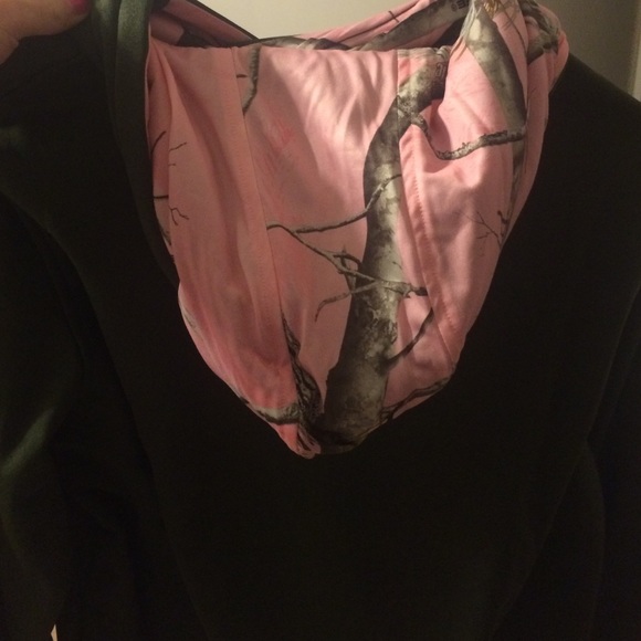 Pink Camo Underarmour Jacket - Picture 2 of 3