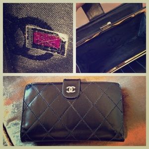 🎀REDUCED🎀CHANEL Lambskin Matelasse Wallet