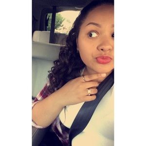 Meet your Posher, Alisa