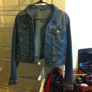 Cropped denim jacket