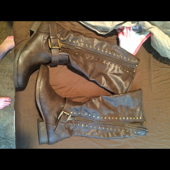 Riding boots