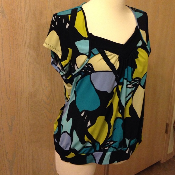 Multi colored top - Picture 2 of 3