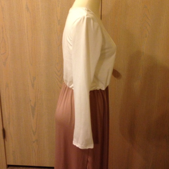 Long sleeve dress - Picture 3 of 4