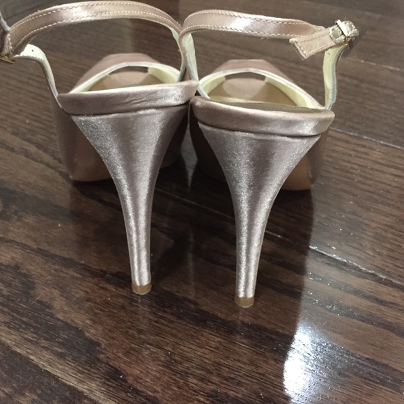 Stuart Weitzman Nude Pumps size 7.5 - Picture 3 of 4