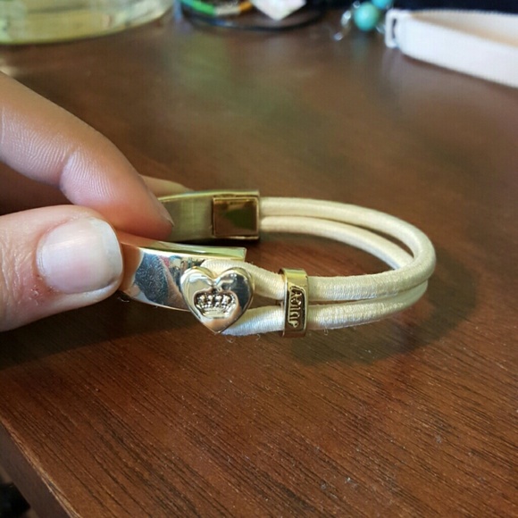 Gold and Creme Elastic Heart Bracelet