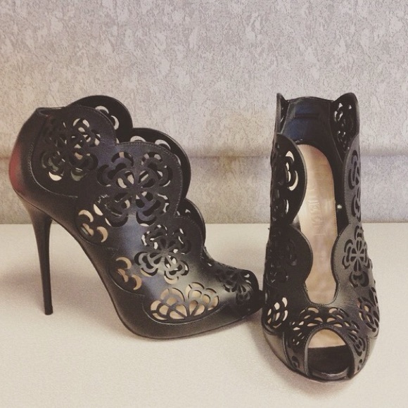 Alexander McQueen Shoes - 🎈HP 2/1/16-Alexander McQueen laser cut booties