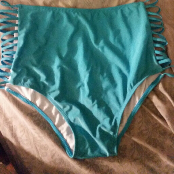Swimsuit - Picture 2 of 3