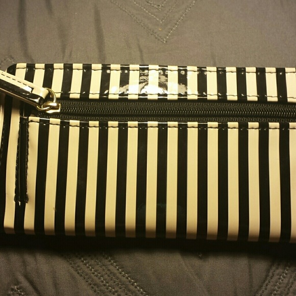 Striped Wallet - Picture 2 of 3