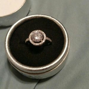 925 Sterling Silver Diamond Halo Ring Size7
