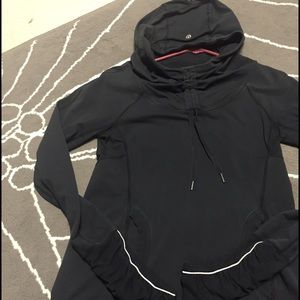 Lululemon run ambition pullover size 6
