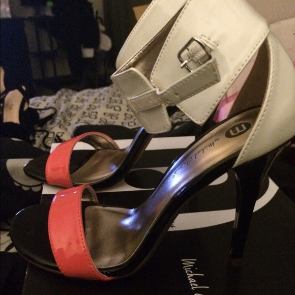 Heels - Picture 2 of 4