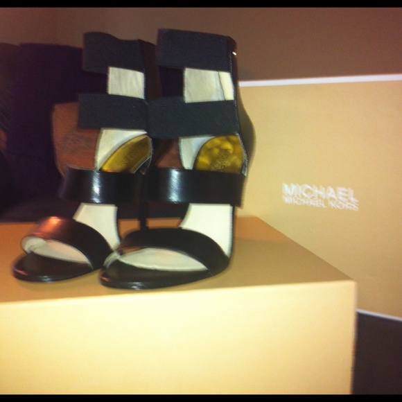 Micheal Kors Codie Open Toe Stiletto - Picture 4 of 4