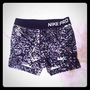 Nike pro compression shorts small