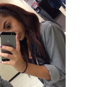 Meet your Posher, Alejandra