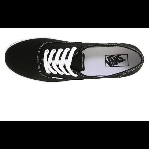Black low pro girl vans