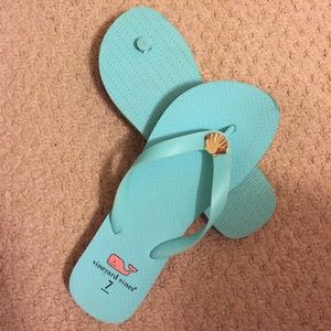 Rubber Vineyard Vines flip flops
