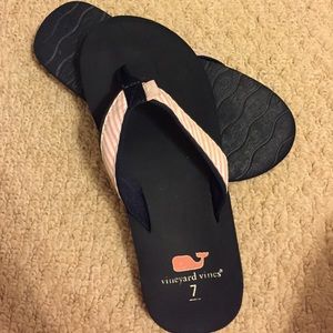 Vineyard Vines flip flops