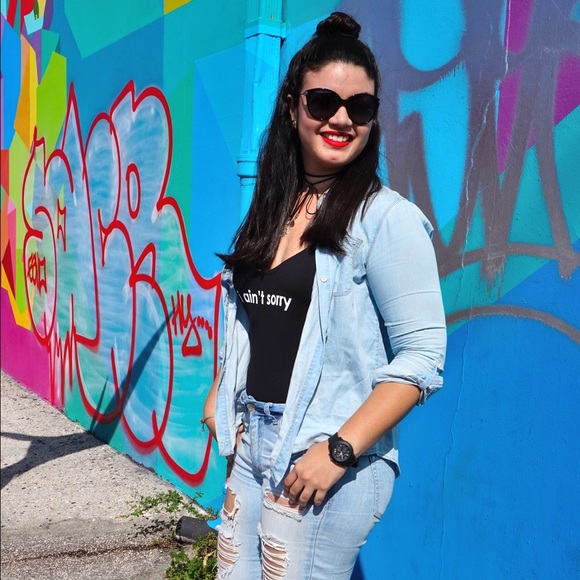 Hi 💕 Meet your Posher! - Picture 3 of 5