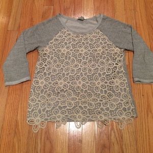 Fitted Gray sweatshirt with lace detailing