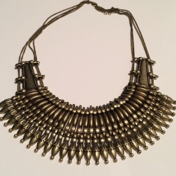 Urban Outfitters Jewelry - Gold necklace.
