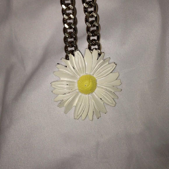 Daisy chain necklace and bracelet