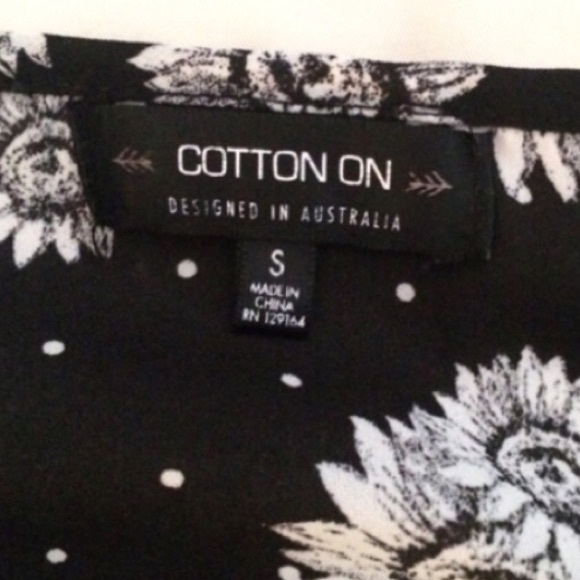 Sunflower Tanktop - Picture 2 of 3