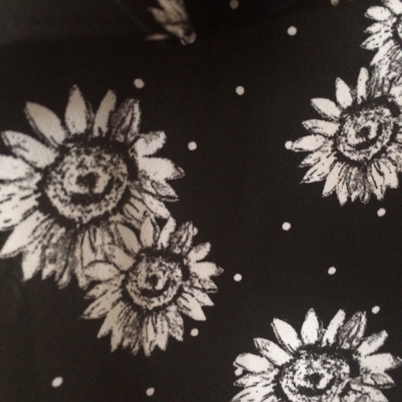 Sunflower Tanktop - Picture 3 of 3