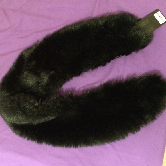 🚫SOLD Forever 21 Faux fur Stole (scarf) - Picture 2 of 4