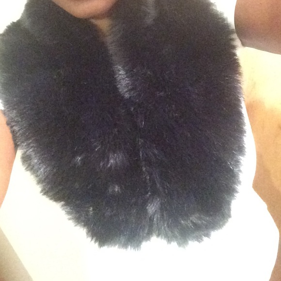 🚫SOLD Forever 21 Faux fur Stole (scarf) - Picture 4 of 4