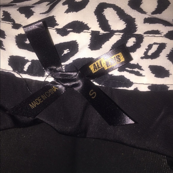 Tank button up - Picture 2 of 2