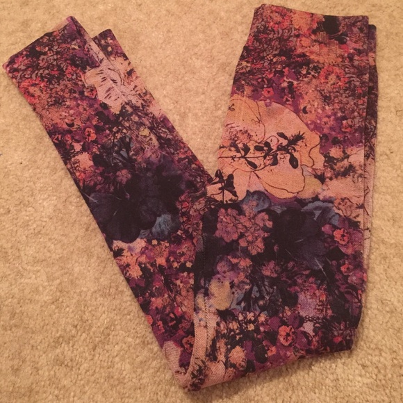 Printed tights