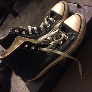 Black/white converse