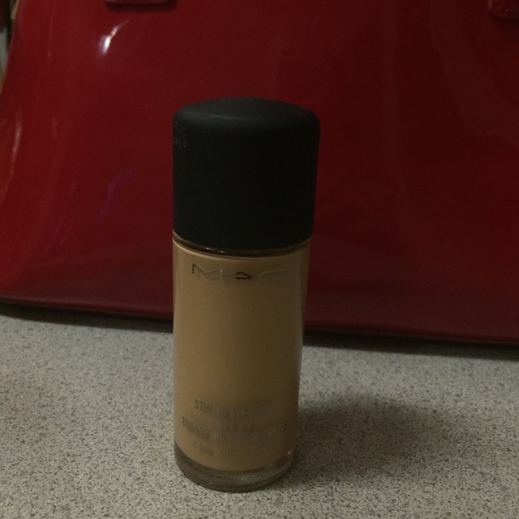 Mac studio fix fluid spf 15
