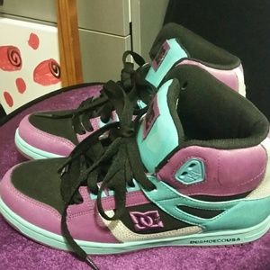 DC SHOES SIZE 9