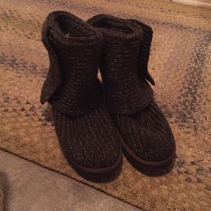 Grey Knit Uggs