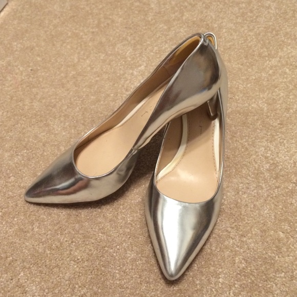 banana republic silver shoes