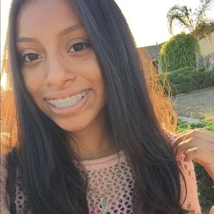 Meet your Posher, Mirella