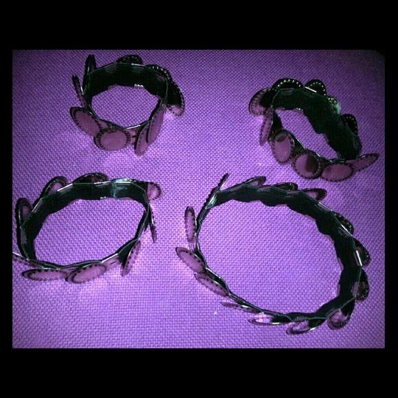 Jewelry - Picture 1 of 4