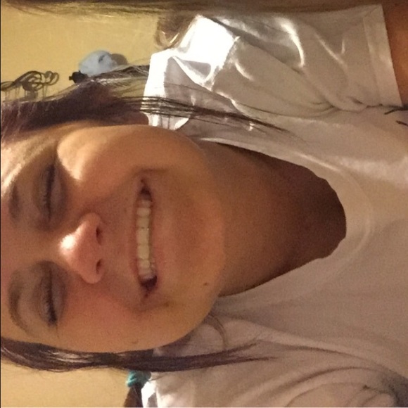 Meet your Posher, Ally - Picture 2 of 2