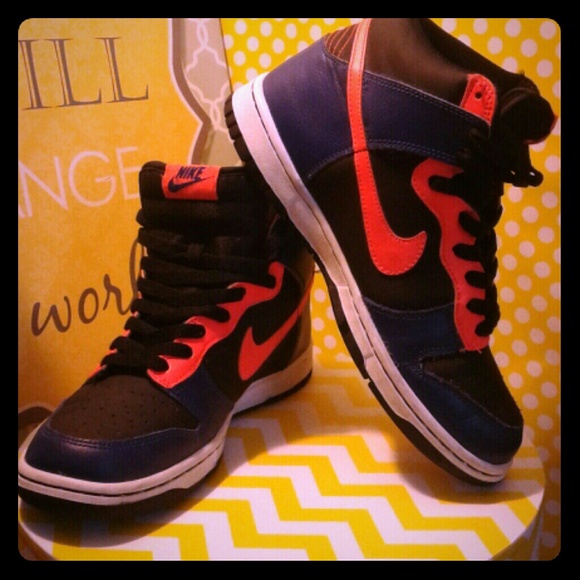 Nike Dunk Hightops - Picture 1 of 4