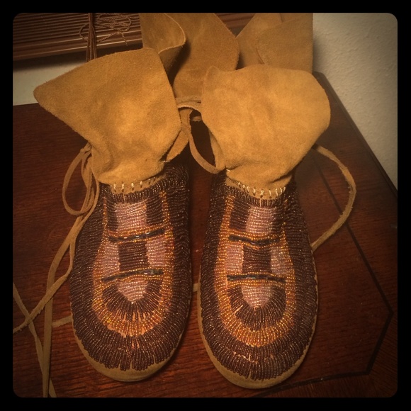 HOUSE OF HARLOW BEADED MOCCASINS 38.5 - Picture 1 of 4