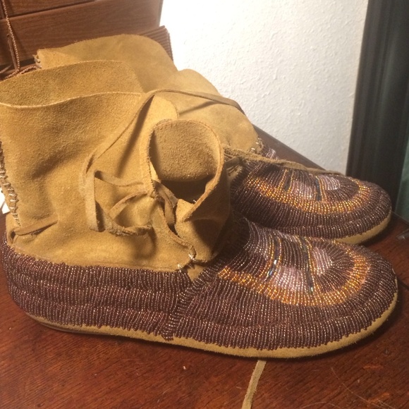 HOUSE OF HARLOW BEADED MOCCASINS 38.5 - Picture 2 of 4