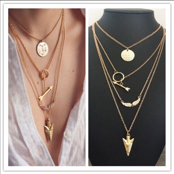 Jewelry - Multi later arrows necklace gold *6 available*