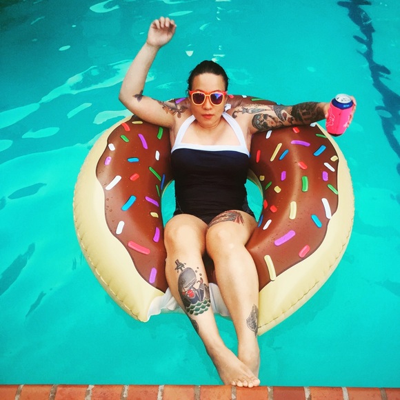 Meet your Posher, Aaronyce