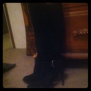 BLACK SUADE KNEE TALL BOOTS