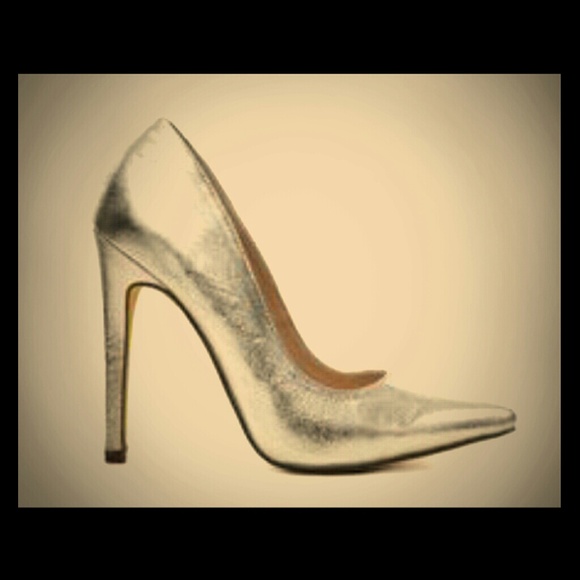 Metallic Silver Pumps...