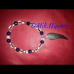 Blue retro charm unisex stretch bracelet.