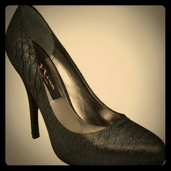 Dark Pewter Pump...