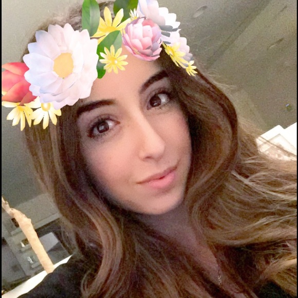 Meet Your Posher ❤️ - Picture 3 of 4