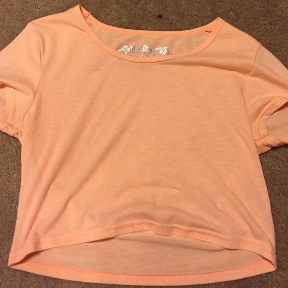 peach crop top